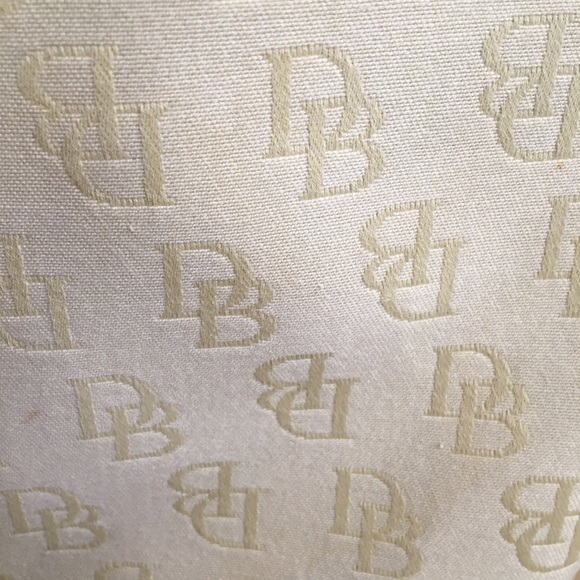 Dooney & Bourke EUC RARE Slouch Pristine Ivory/Cream Bag Beautiful Gold Hardware - Picture 6 of 16